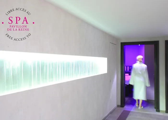 Hotel Du Petit Moulin, Haute Couture Hotel By Lacroix Paris