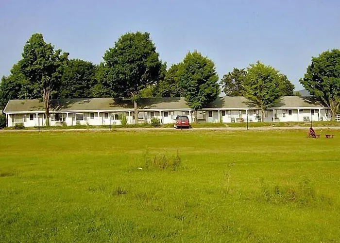 West Road Motel