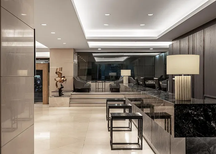 Lakeshore Hotel Metropolis