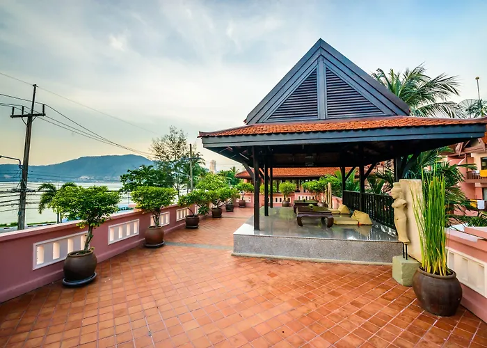Seaview Patong Hotel
