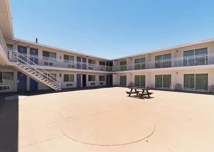 Motel 6-Barstow, Ca - Route 66