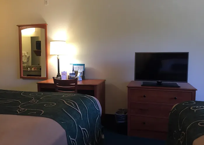 Travelodge By Wyndham Dunsmuir