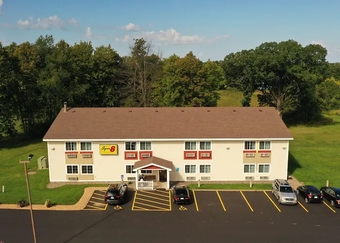 Super 8 By Wyndham Chisago City