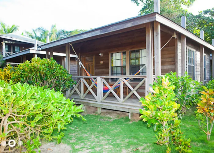 Las Rocas Resort&Dive Center