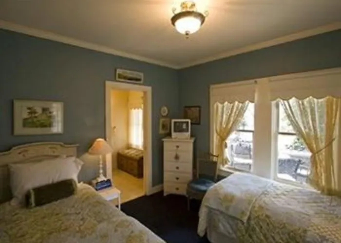 Magnolia Hotel