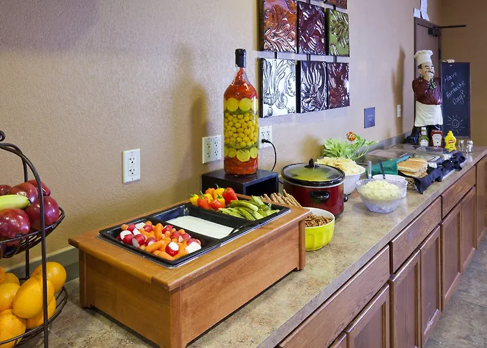 Expressway Suites Fargo