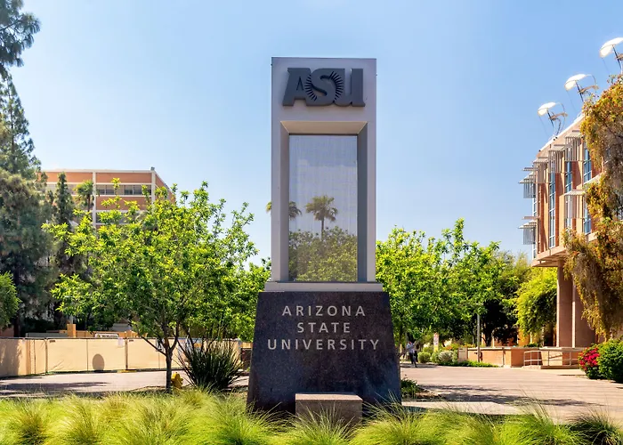 Moxy Phoenix Tempe/Asu Area