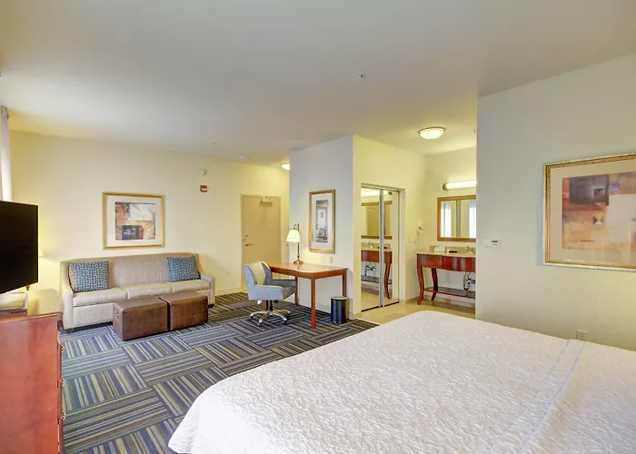 Hampton Inn And Suites Alexandria