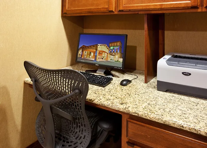 Holiday Inn Express Hotel & Suites Willows By Ihg