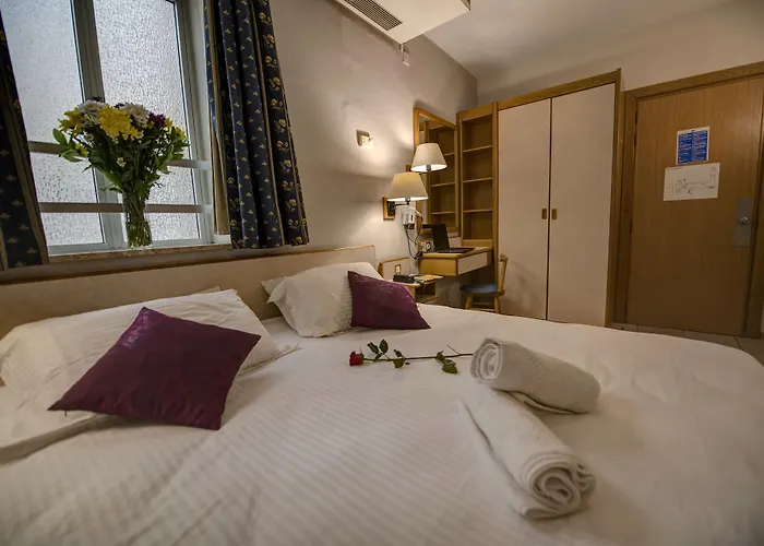 Sliema Chalet Hotel