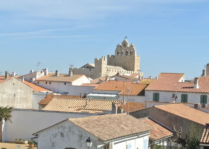 Hotel Les Palmiers En Camargue