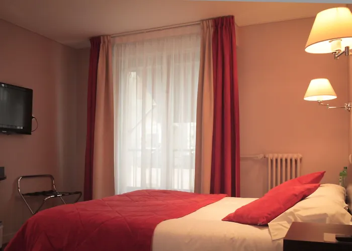 Brit Hotel Les Voyageurs