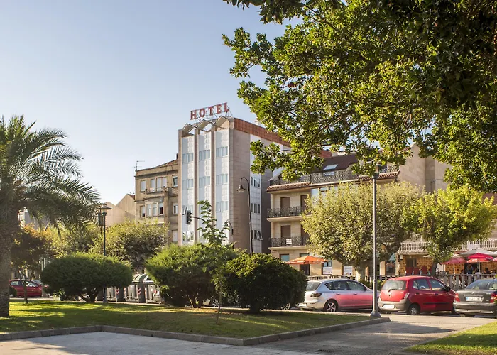 Hotel Airinos 3*