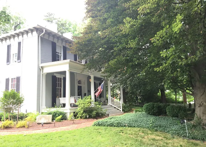 The Carriage Inn Bed And Breakfast Charles Town