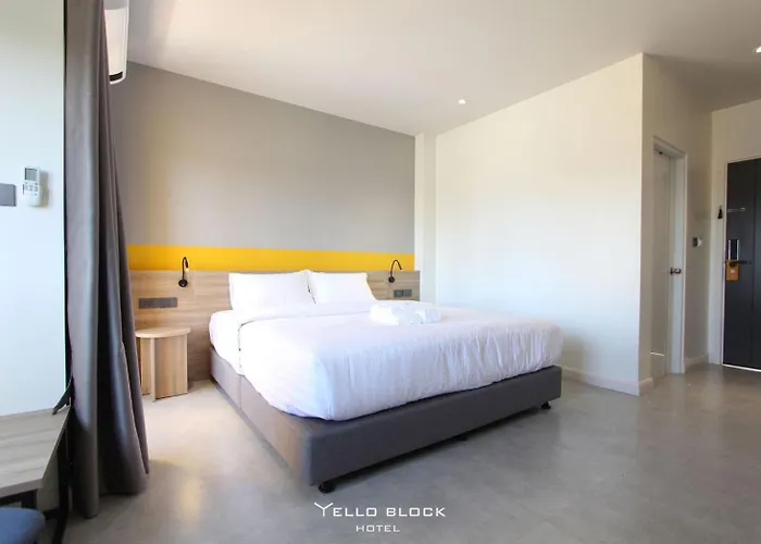 Yello Block Hotel