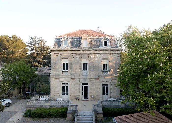 Logis Hôtel - Restaurant Résidence Les Cèdres