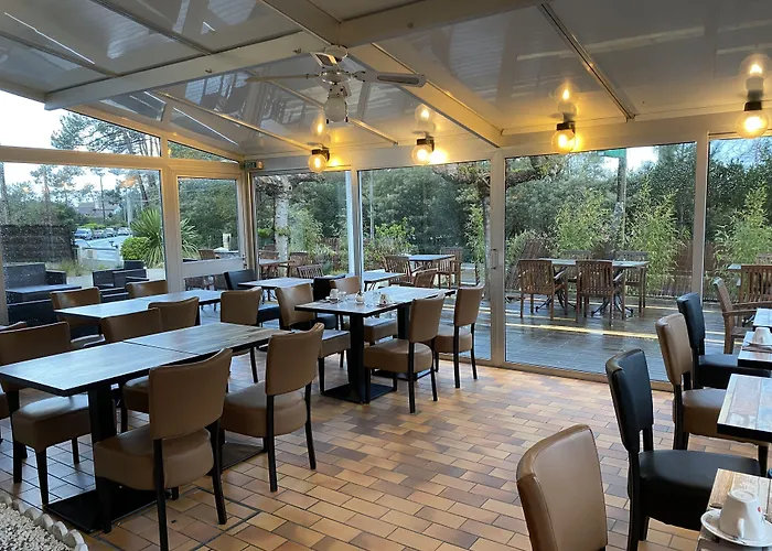 Logis Hôtel Emeraude des Bois