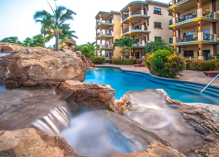 Clarion Suites Roatan At Pineapple Villas