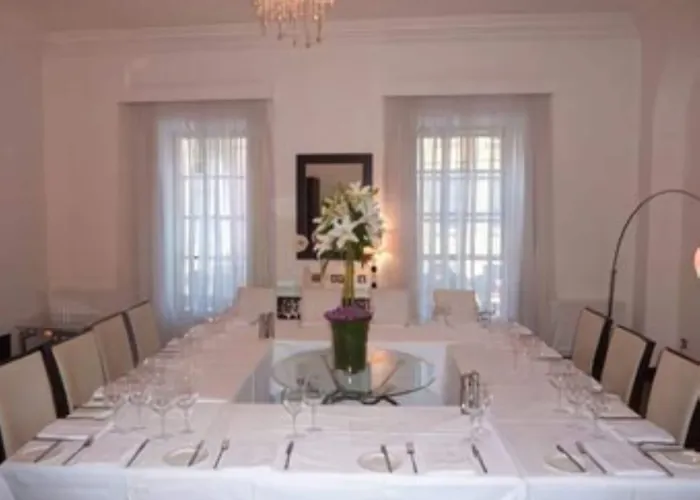 Zuni Restaurant&Boutique Hotel