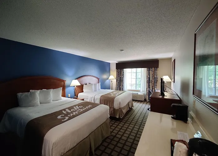 Baymont By Wyndham Albany Mn