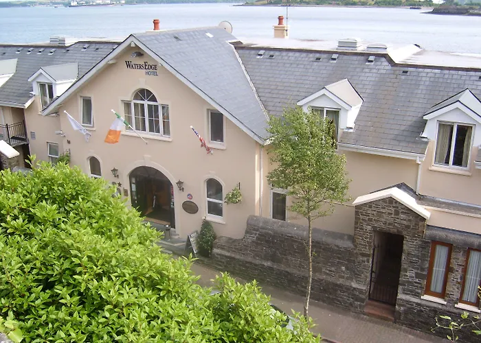 WatersEdge Hotel
