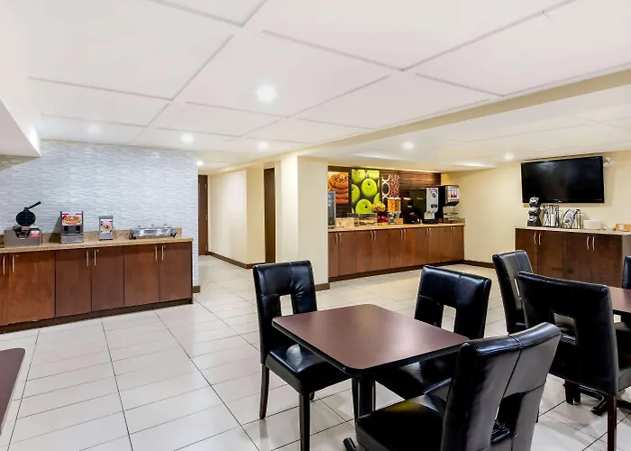 La Quinta By Wyndham Oshawa