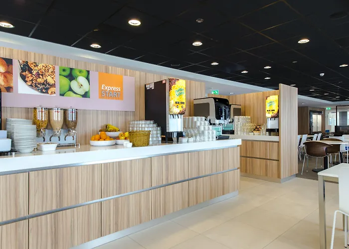 Holiday Inn Express Rotterdam - Central Station By Ihg