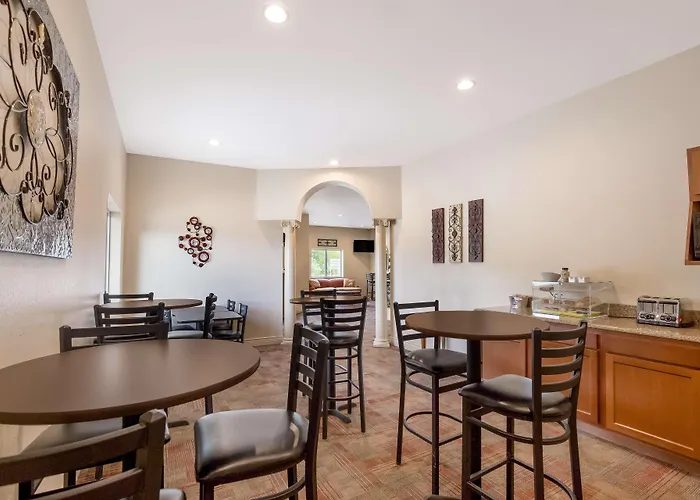 Surestay Hotel By Best Western Whittington Rend Lake