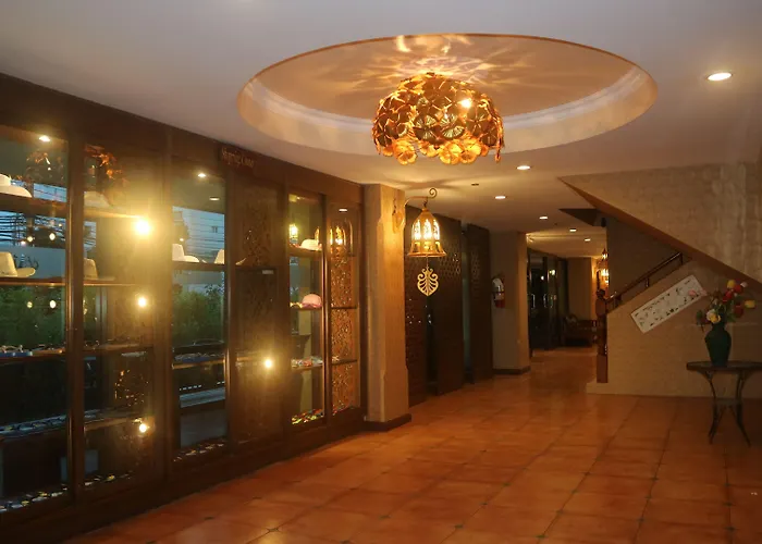 Aiyaree Place Hotel Sha Plus