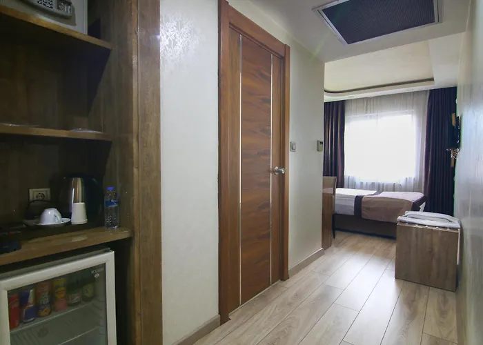 Grand Zara Hotel