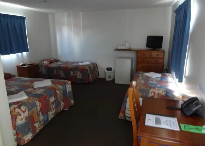 Jolly Collier Hotel Motel