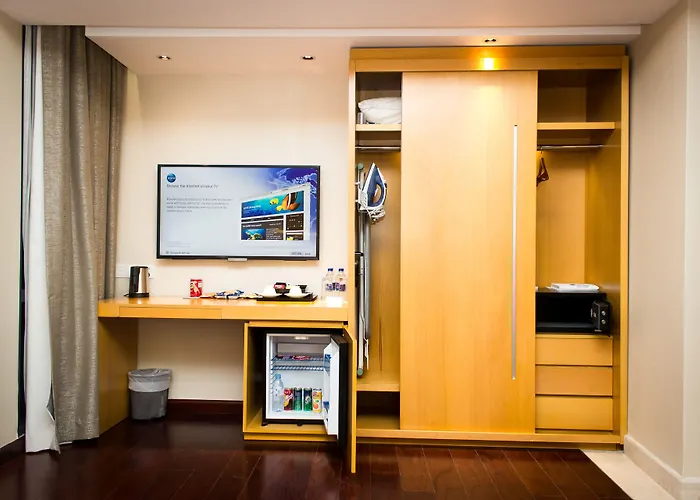 Lakeshore Suites, Banani