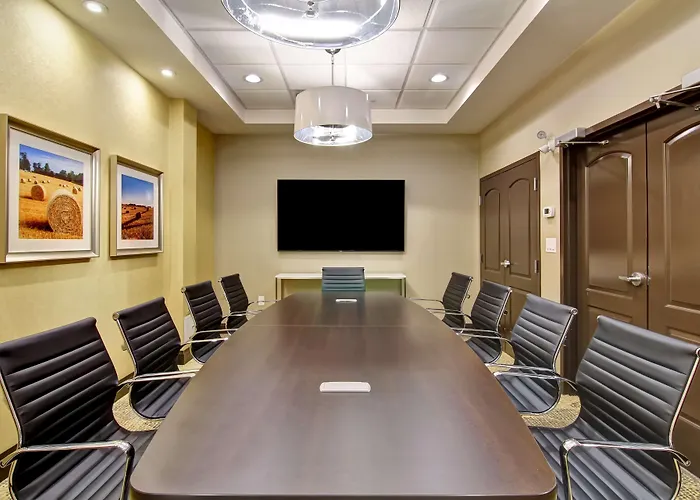 Hampton Inn & Suites By Hilton Saskatoon Airport