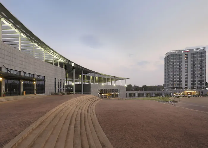 President Hotel At Umodzi Park