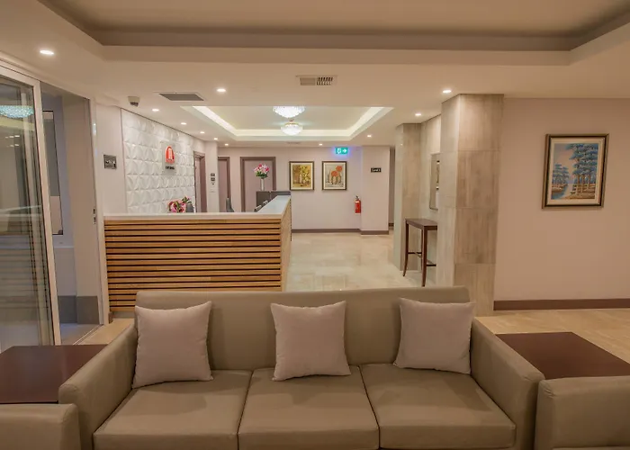 Megaboom City Hotel