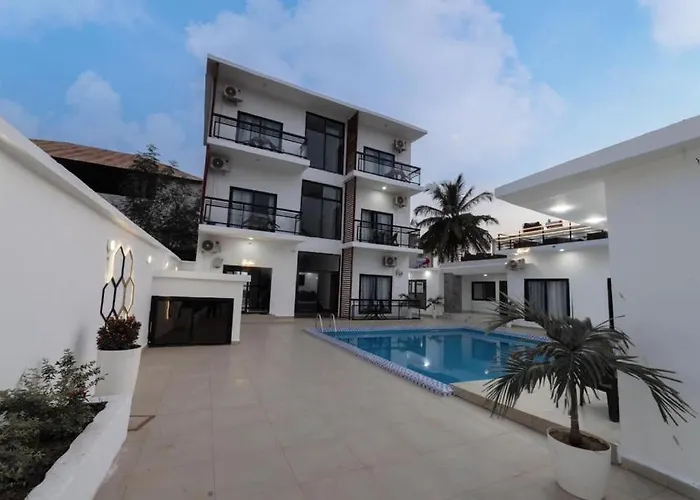 Chamis Suites