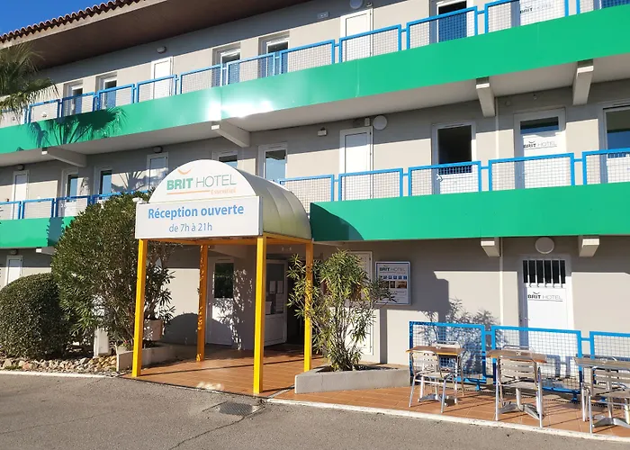 Brit Hotel Essentiel Sète / Balaruc