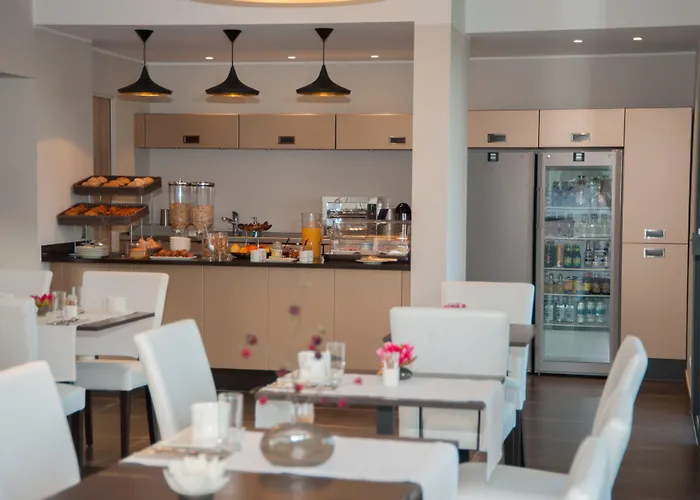 DAVIA Hotel