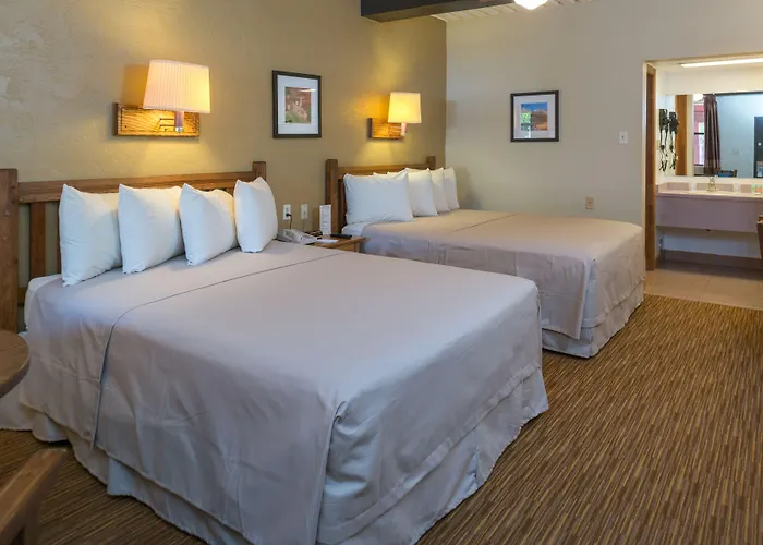 Thunderbird Lodge