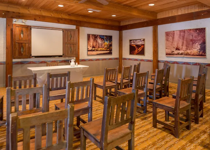 Thunderbird Lodge