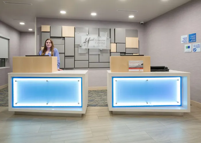 Holiday Inn Express & Suites Lincoln I - 80 By Ihg