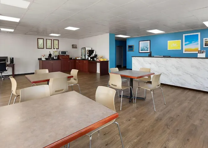 Days Inn By Wyndham Cambridge
