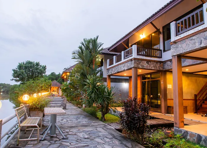 BaanRimNam Resort Trat