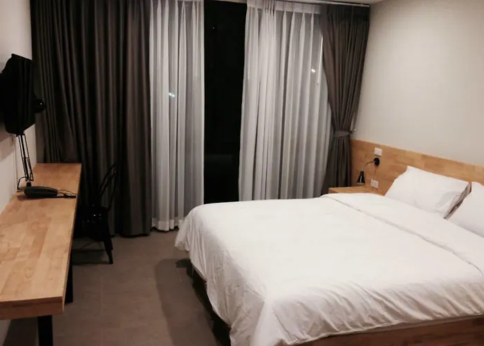 Easy Hotel