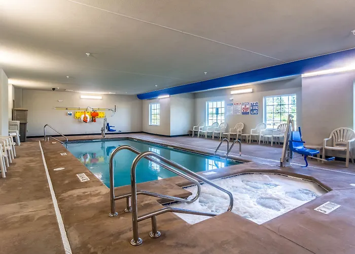 Cobblestone Hotel & Suites - Greenville
