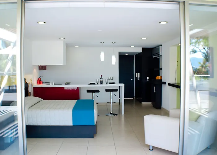Ramada By Wyndham Acapulco Hotel & Suites