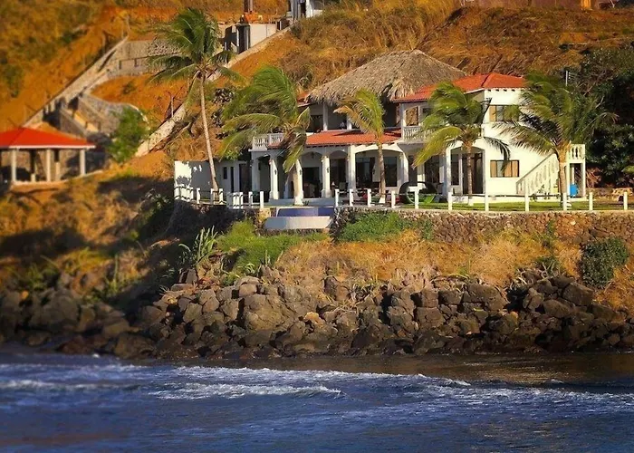 Vista Las Olas Surf Resort