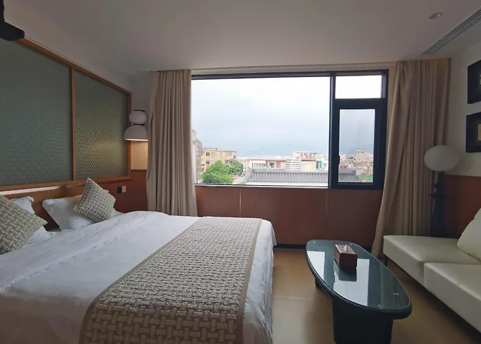 Tuji Lane And Fanghe Homestay