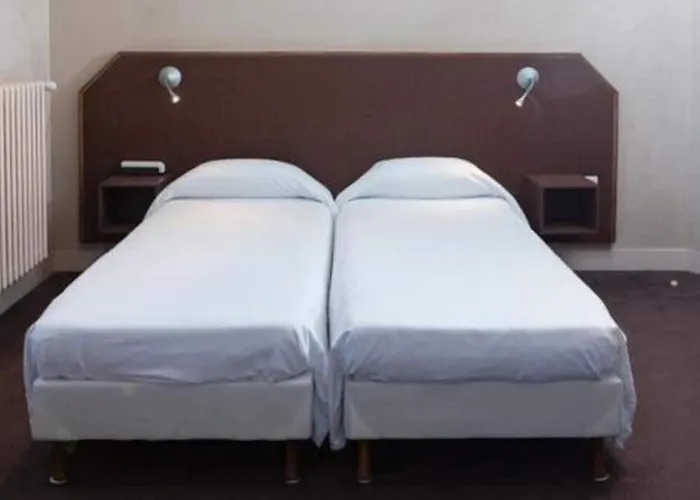 Brit Hotel Terminus