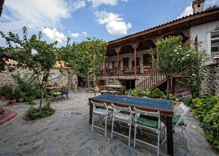 Birgi Hotel Saliha Hanim Tas Konak
